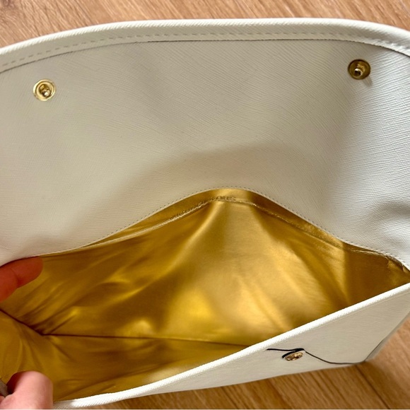 MICHAEL KORS -  Off-White Clutch Laptop Sleeve (ideal for 13” MacBook Air) - Picture 7 of 8